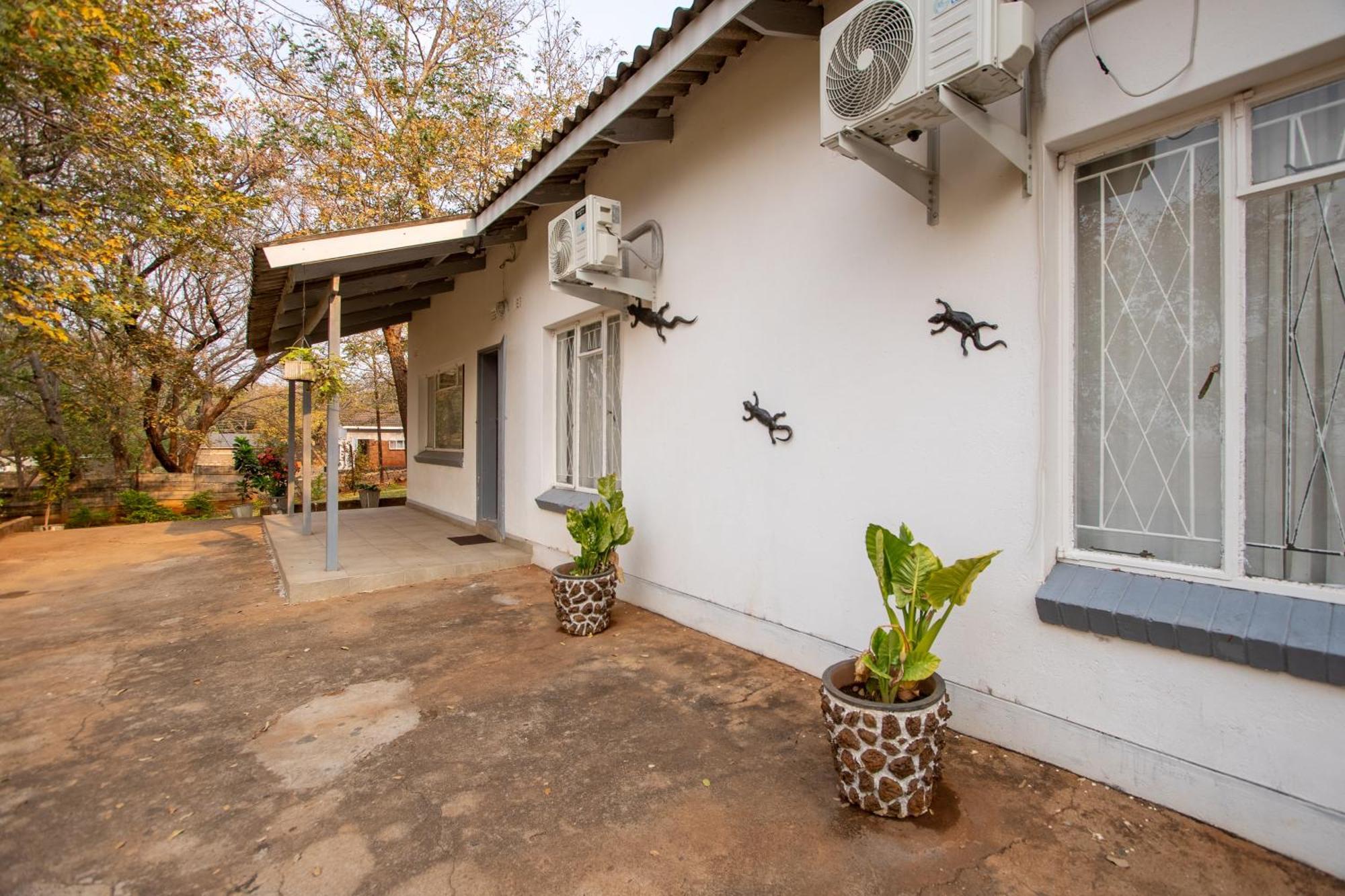 Wood Road Guest Lodge Victoria Falls Zewnętrze zdjęcie