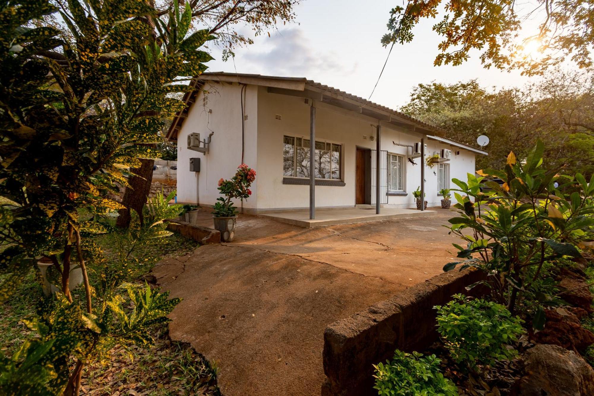 Wood Road Guest Lodge Victoria Falls Zewnętrze zdjęcie