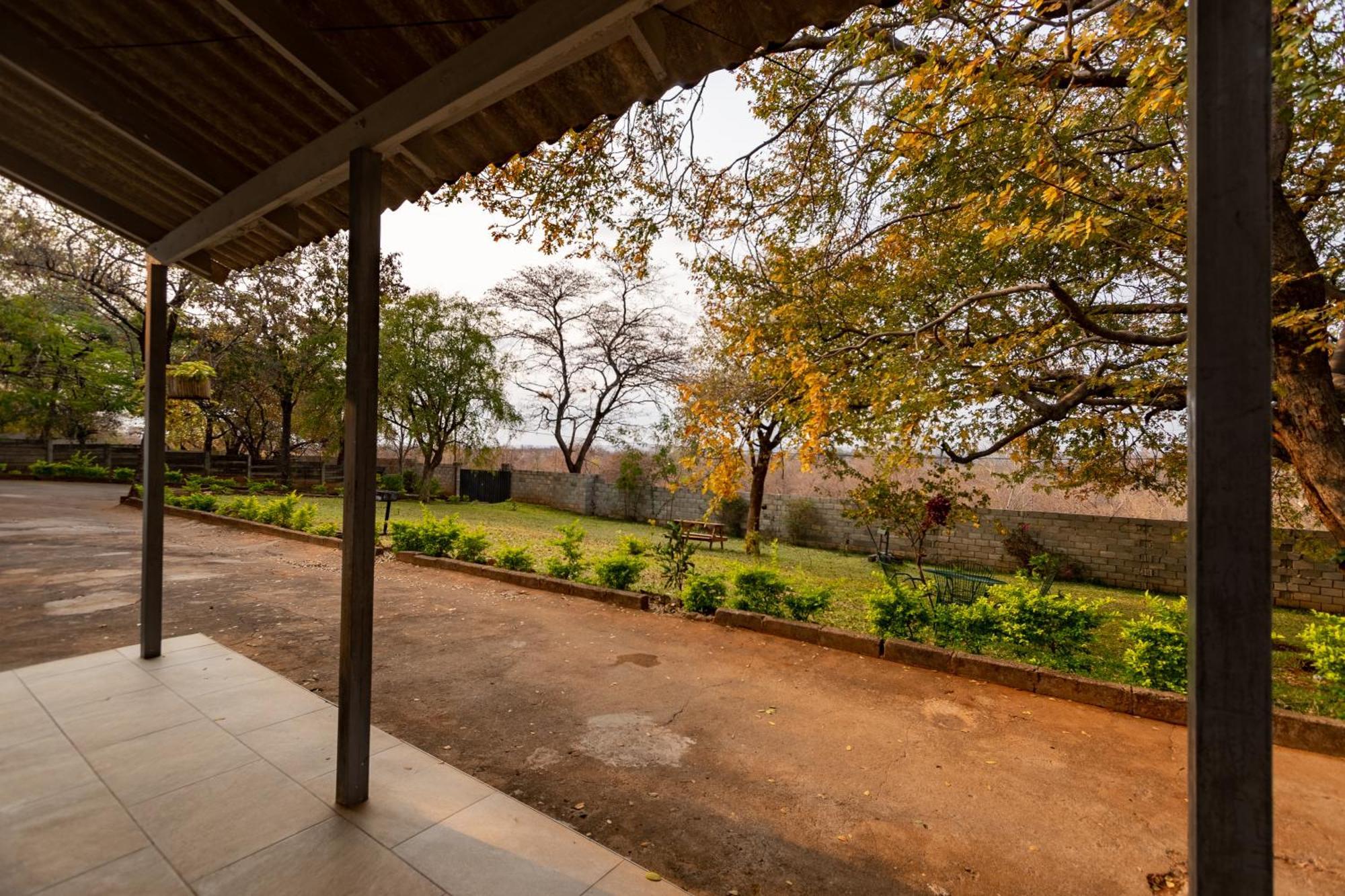Wood Road Guest Lodge Victoria Falls Zewnętrze zdjęcie