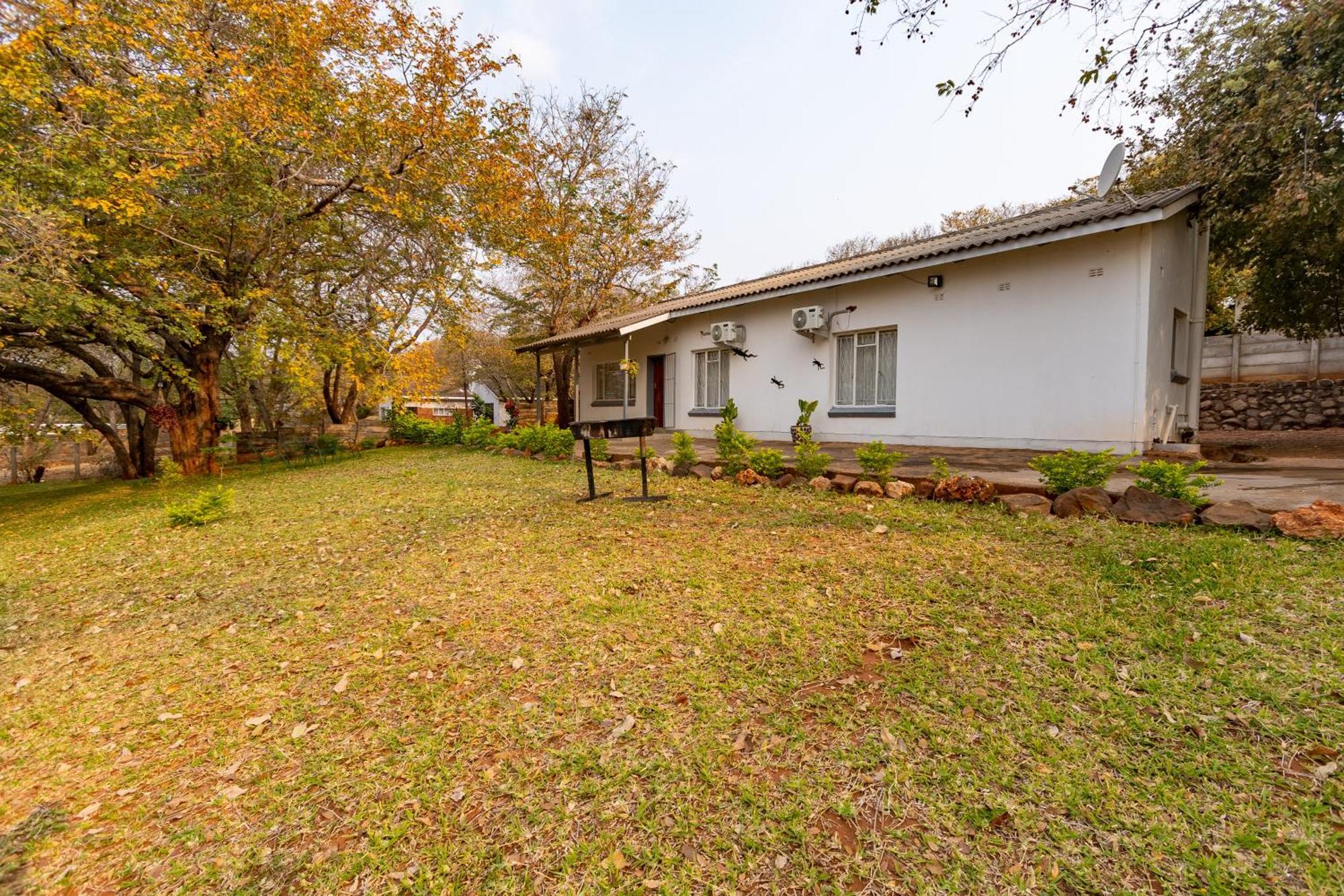 Wood Road Guest Lodge Victoria Falls Zewnętrze zdjęcie