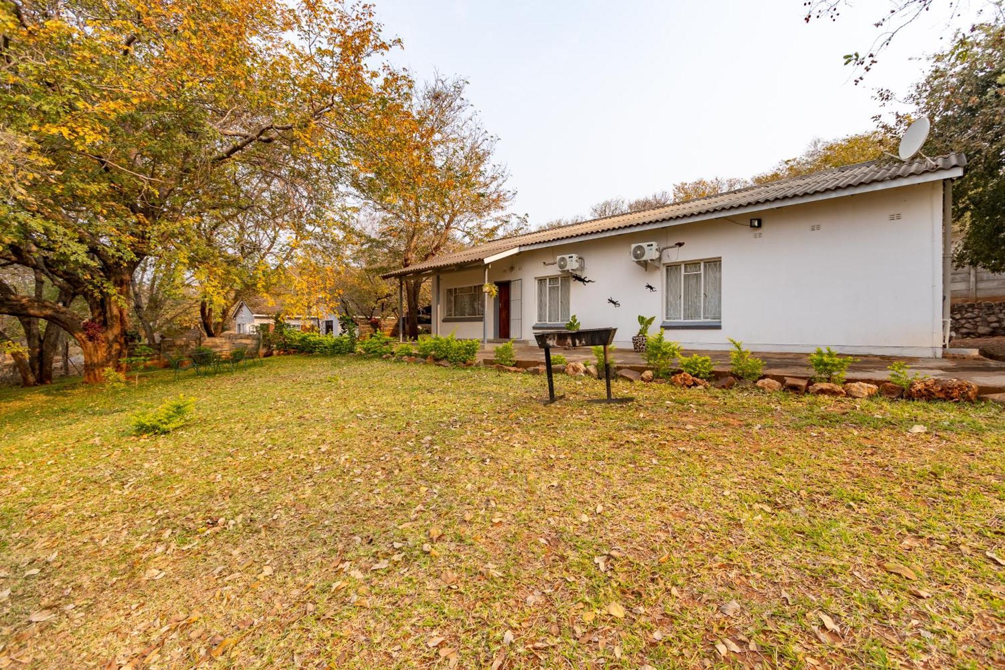 Wood Road Guest Lodge Victoria Falls Zewnętrze zdjęcie