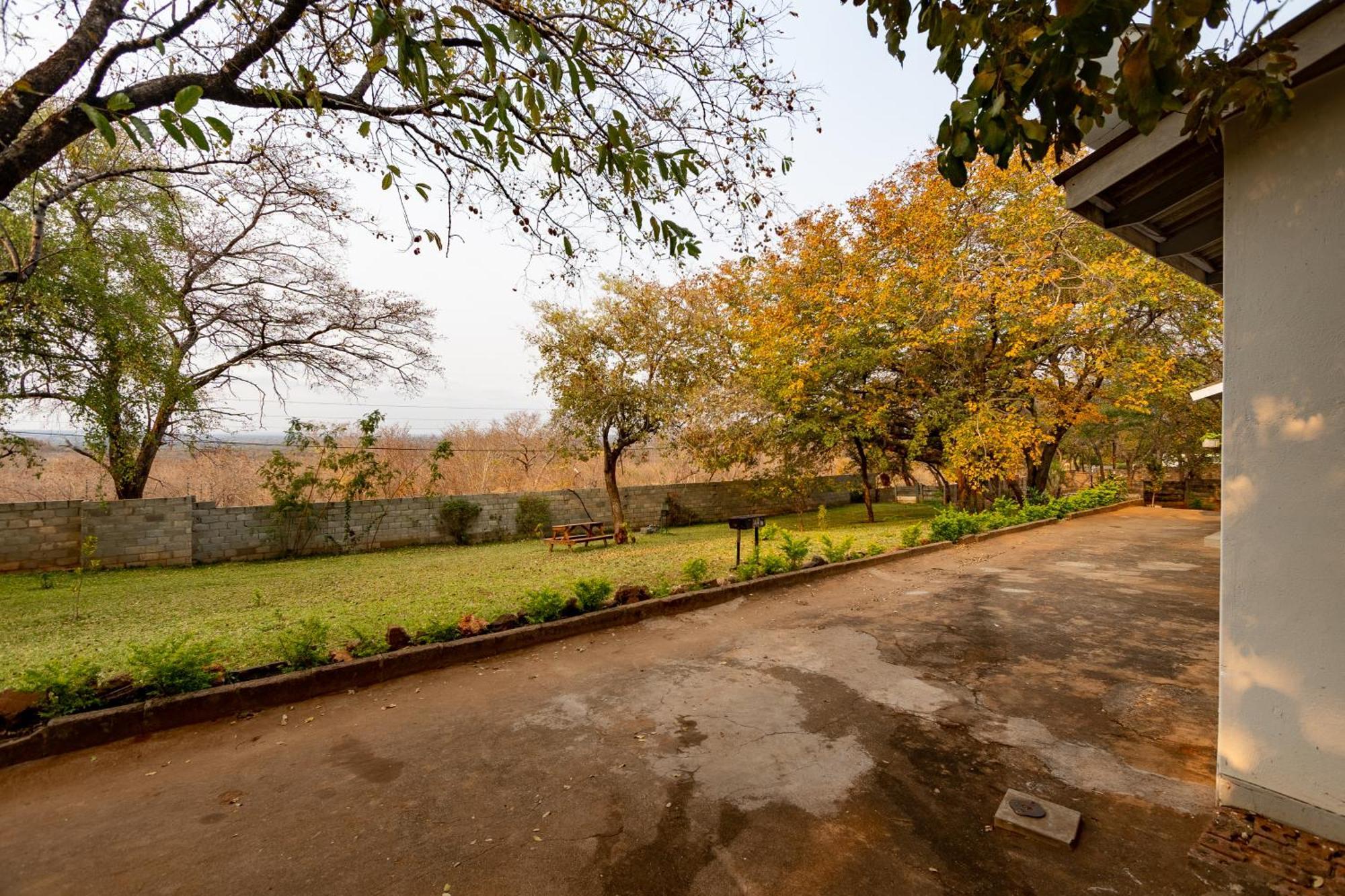 Wood Road Guest Lodge Victoria Falls Zewnętrze zdjęcie