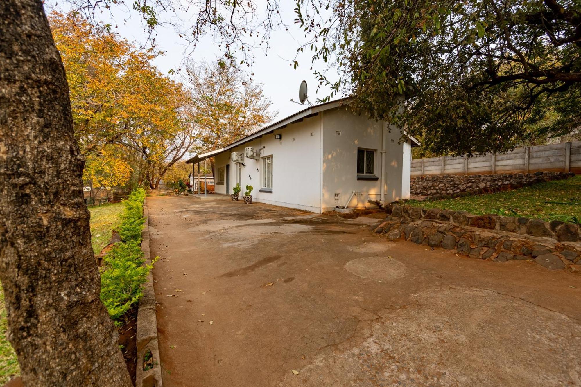 Wood Road Guest Lodge Victoria Falls Zewnętrze zdjęcie